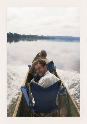 BUBO - 2009 - história - Plavíme sa zo značne nebezpečnej Stredoafrickej republiky dole po prúde do Konga. William – Španielsko, Viktor – Čechy, Martin – Slovensko, šéfom expedície je Ľubo – BUBO. Naša pyroga je jediná na celej rieke.