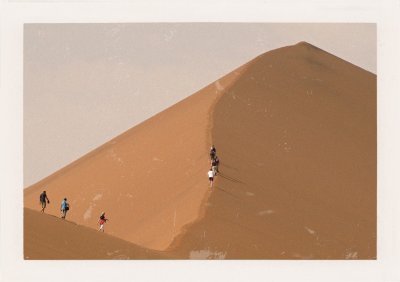 BUBO - 2000 - história - Po prvýkrát stúpame na najvyššie duny sveta v Namíbii. Učíme sa s našimi 4x4 jazdiť v piesku.