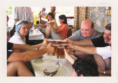 BUBO - 2005 - história - V BUBO milujeme islam. Takýto s pivkom. Na Hodvábnej ceste je to bežné.