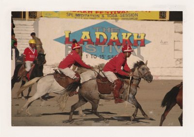 BUBO - 1996 - história - V Ladakhu zažívame hru pólo.