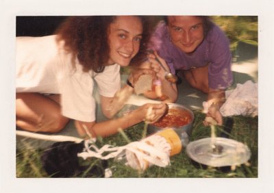 BUBO - 1994 - história - Mladé kemperky. Nikto nemal mobil. Facebook ešte dlho nebude existovať.