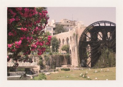 BUBO - 1995 - história - Hafiz Assad narobil v tomto meste paseku. Jeho najstarší syn Bassel al-Assad je už vyše roka mŕtvy, no všetci hovoria, že Bashar chce byť oftalmológom a za vládcu krajiny sa nehodí - je príliš dobrý.