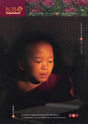 BUBO - 2007 - história - Na obálke katalógu je nascanovaný diapozitív Ľuboša Fellnera zo Šánskych hôr v Barme. Malý mních nafotený pri západe slnka. A potom Ľuba zatkli.