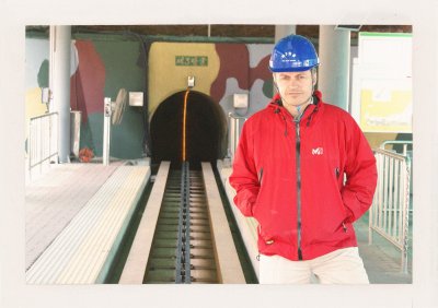 BUBO - 2007 - história - DMZ - najstráženejšia hranica sveta -  z južnej strany. Kim Ir Sen sa vraj chcel týmito tunelmi podryť a dobyť Seoul. Hranicu navštívime aj zo severu a robíme si vlastný názor.