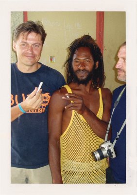 BUBO - 2005 - história - One love. Čo máš k tom kuraťu? Čoo? Takú prílohu nám ešte nikde neponúkli.