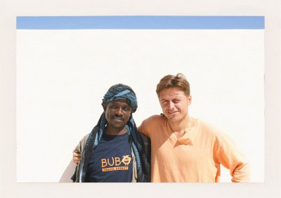 BUBO - 2007 - história - V 4. najväčšej púšti sveta, na jednom z najteplejších miest našej planéty zavládol chlad studenej vojny. Rub al-Chálí má zlé meno, je považovaná za najstrašnejšiu púšť sveta s najväčším množstvom pieskových dún, no vraj je tu aj množstvo sovietských mín.