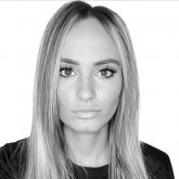 Zuzana Starustkova