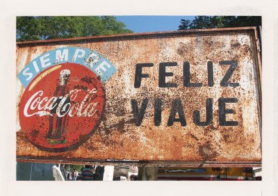 BUBO - 2003 - história - Šťastnú cestu nám praje skorodovaný nápis v Guatemale. Na našej ceste sme prešli Mexiko z hlavného mesta až na juh, potom Belizé, Guatemalu krížom krážom, Honduras a Salvador. Ďalší rok Ľ. Fellner prešiel Nikaraguu a Kostariku.