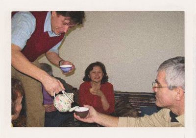 BUBO - 2005 - história - Ľubo na BUBO Bále robí absolútne všetko - od konferenciera až po nalievača čaju. No čo by pre svojich klientov neurobil? Vždy sa snaží ísť príkladom. V iných firmách je proklientské nastavenie zúfalé.