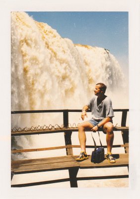 BUBO - 1999 - história - Zdeno je s BUBO po prvý raz a hneď objednal rundu pisco. Precestoval odvtedy celý svet a aj tento rok bol s BUBO v Novom Írsku (PNG).