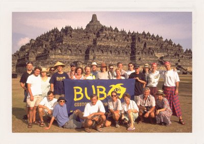 BUBO - 1998 - história - BUBO v Borobudure. Prvé dve naše BUBO cesty do Indonézie viedol Ľuboš Fellner, autor fotografie.