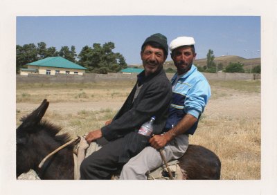 BUBO - 2007 - história - Azerbajdžan ďaleko od centrálnej moci v Baku. Spojenie Arménska a Gruzínska s Azerbajdžánom je veľmi zaujímavé aj dnes. Každá krajina je totálne iná.