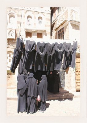 BUBO - 2007 - história - Harry Potter? Čo si tieto ženy preboha vyberajú. Veď to bude zasa to isté. Fotografia: Ľuboš Fellner.