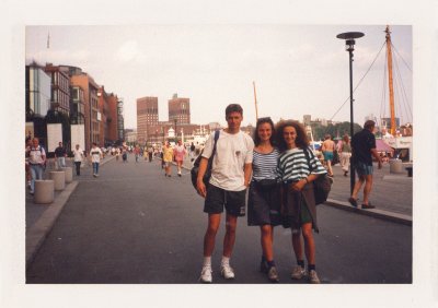 BUBO - 1994 - história - Červená radnica Oslo pred 25 rokmi. Sprava Eva Fellnerová, Jana Bodnárová, Ľuboš Fellner, všetko lekári