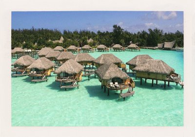 BUBO - 2002 - história - Je toto vôbec možné? Svet je tak nádherný!!! Na tomto ostrove Moorea beží Ľuboš v rámci Tahiti Nui Marathon, polmaratón. Vítajú ho v cieli ako prvého Slováka. Začali sme behať skôr. Cesty okolo sveta sme začali robiť skôr. Sme tradične inovátormi.