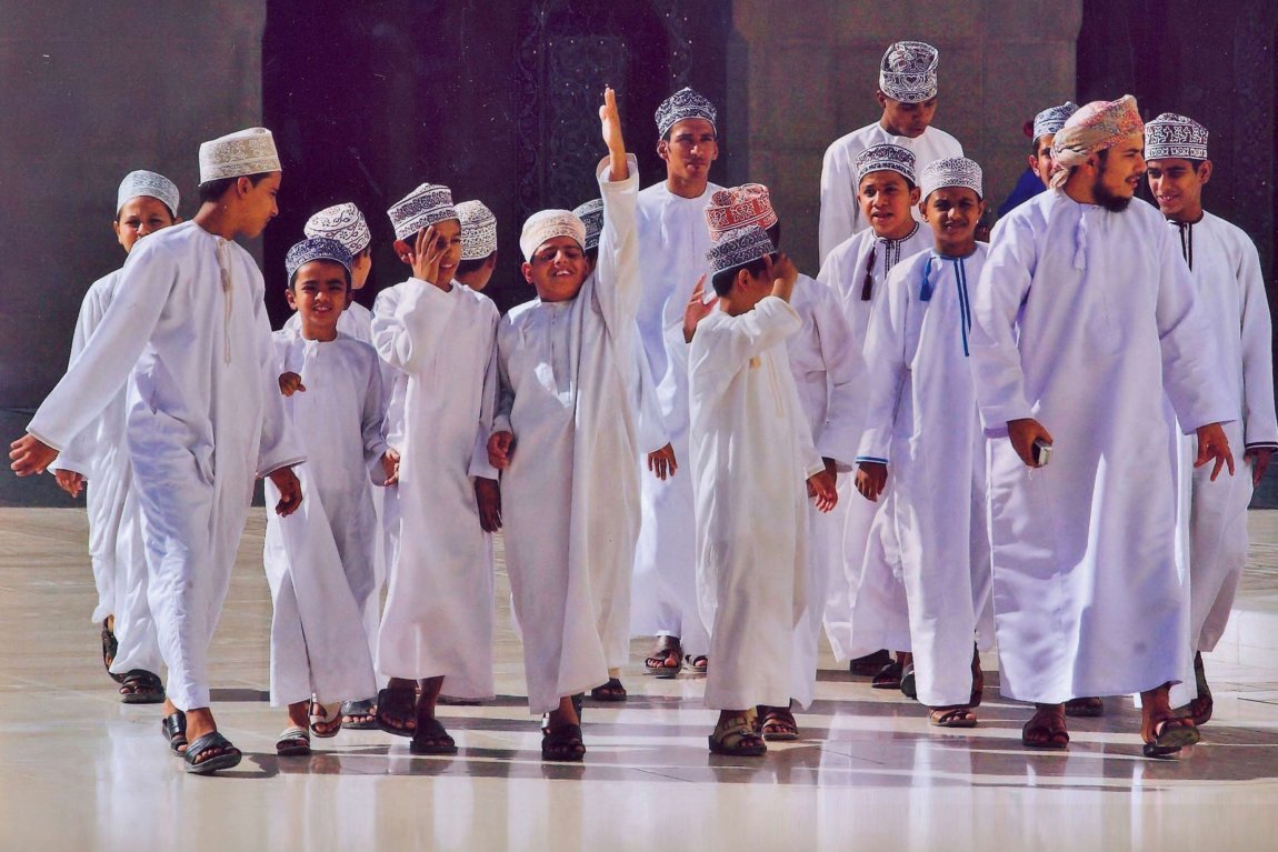 Opulentné sultanáty a emiráty hýbu svetom. Dubaj, Saudská Arábia, Bahrajn, Katar, Omán, Spojené arabské emiráty. Spoznajte históriu a budúcnosť.