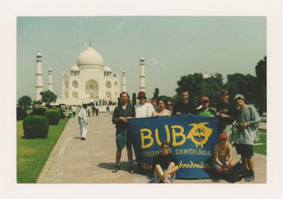 BUBO - 2001 - história - Taj Mahal je nádherný z diaľky, aj z 5 centimetrov. Prvý rok sme prišli a bol zatvorený. Vstupné bolo v tejto dobe menej než pol Eura.