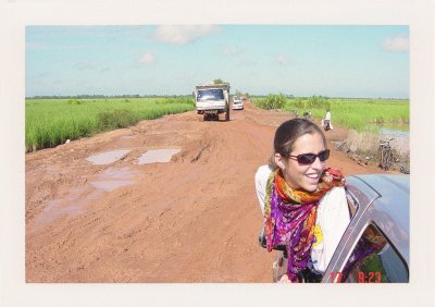 BUBO - 2001 - história - BUBO sprievodkyňa Eva Ohrablová v akcii na zájazde VLK (Vietnam, Laos, Kambodža). Dnes má krásnu dcérku.