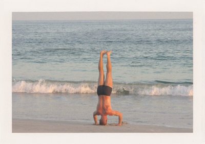 BUBO - 2007 - história - Všetko sme obrátili na hlavu. Prechádzame severným – kapitalistickým Jemenom a potom južným – socialistickým, ktoré teraz, 4 roky pred atentátom na autoritatívneho prezidenta Saleha, pôsobia navonok jednoliato.