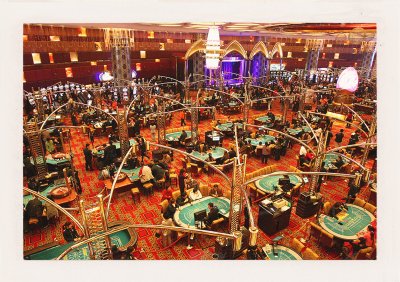 BUBO - 2004 - história - Macao a jeho herne. Tento rok ešte nikto netuší, že Macao predbehne Las Vegas. No pri tomto pohľade to už vieme. Macao sa nám mení pred očami z roka na rok