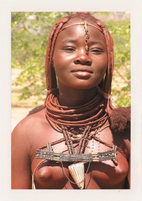 BUBO - 2009 - história - Kmeň Himba je jedným z najexotickejších kmeňov našej planéty. Pritom ho možno nájsť v bezpečnej krajine –v Namíbii. Sem chodíme od roku 1989, no v tomto roku ideme ďalej.