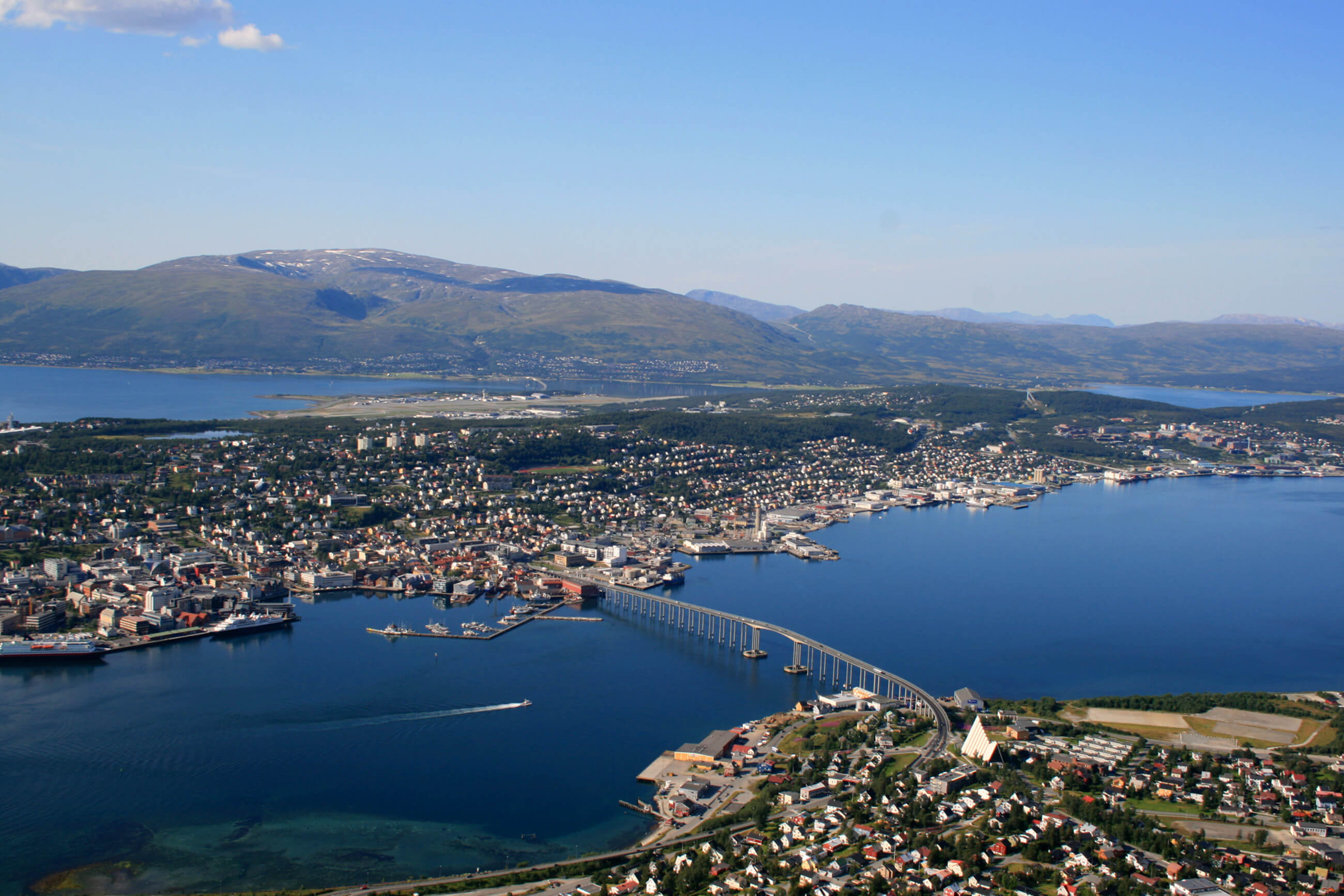https://bubo.sk/uploads/galleries/19067/tromso-norway-hgr-111948--photo_photo_competition.jpg
