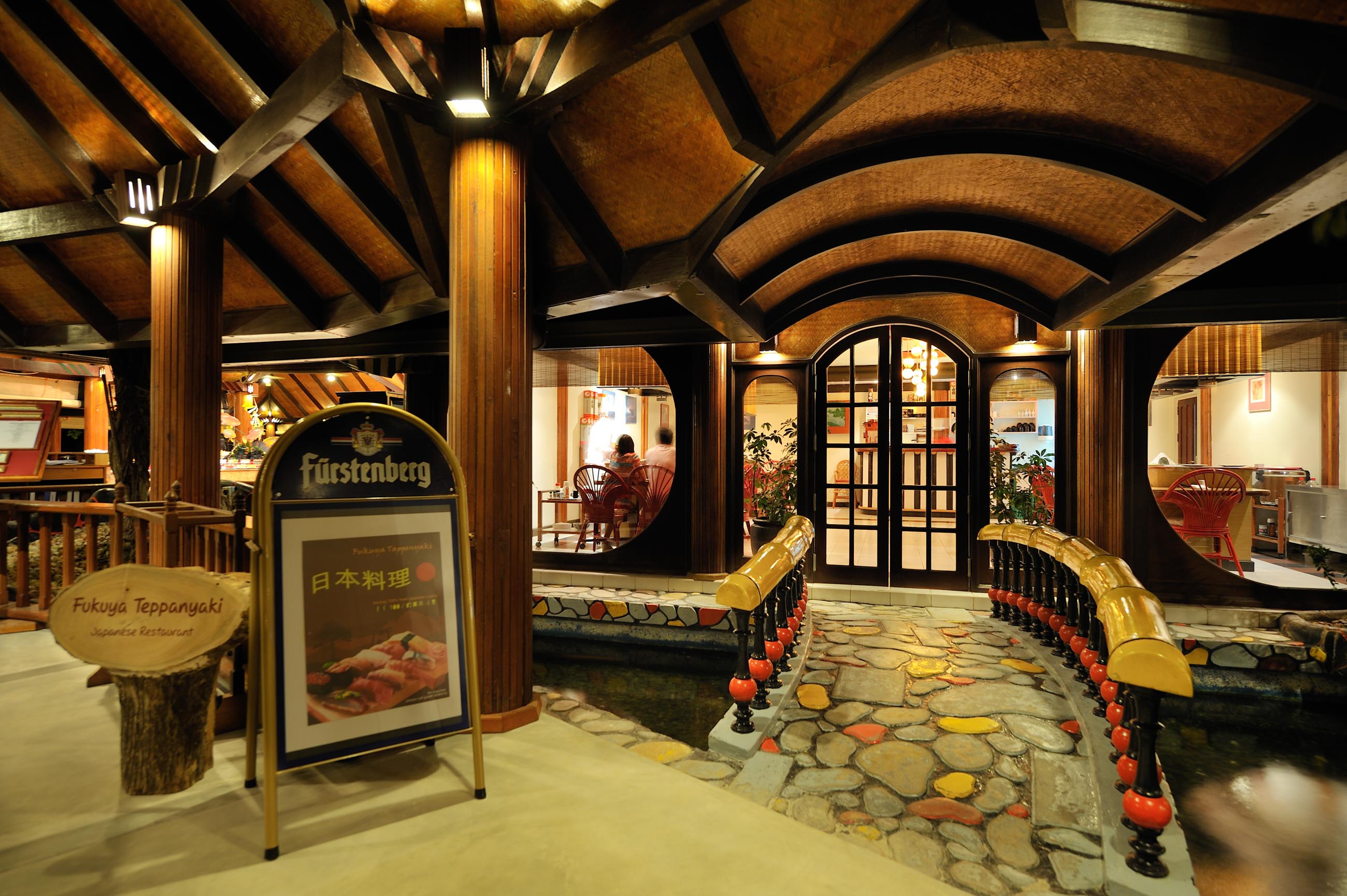 https://bubo.sk/uploads/galleries/19725/paradise_island_tepanyaki-restaurant-_japanese_-01.jpg