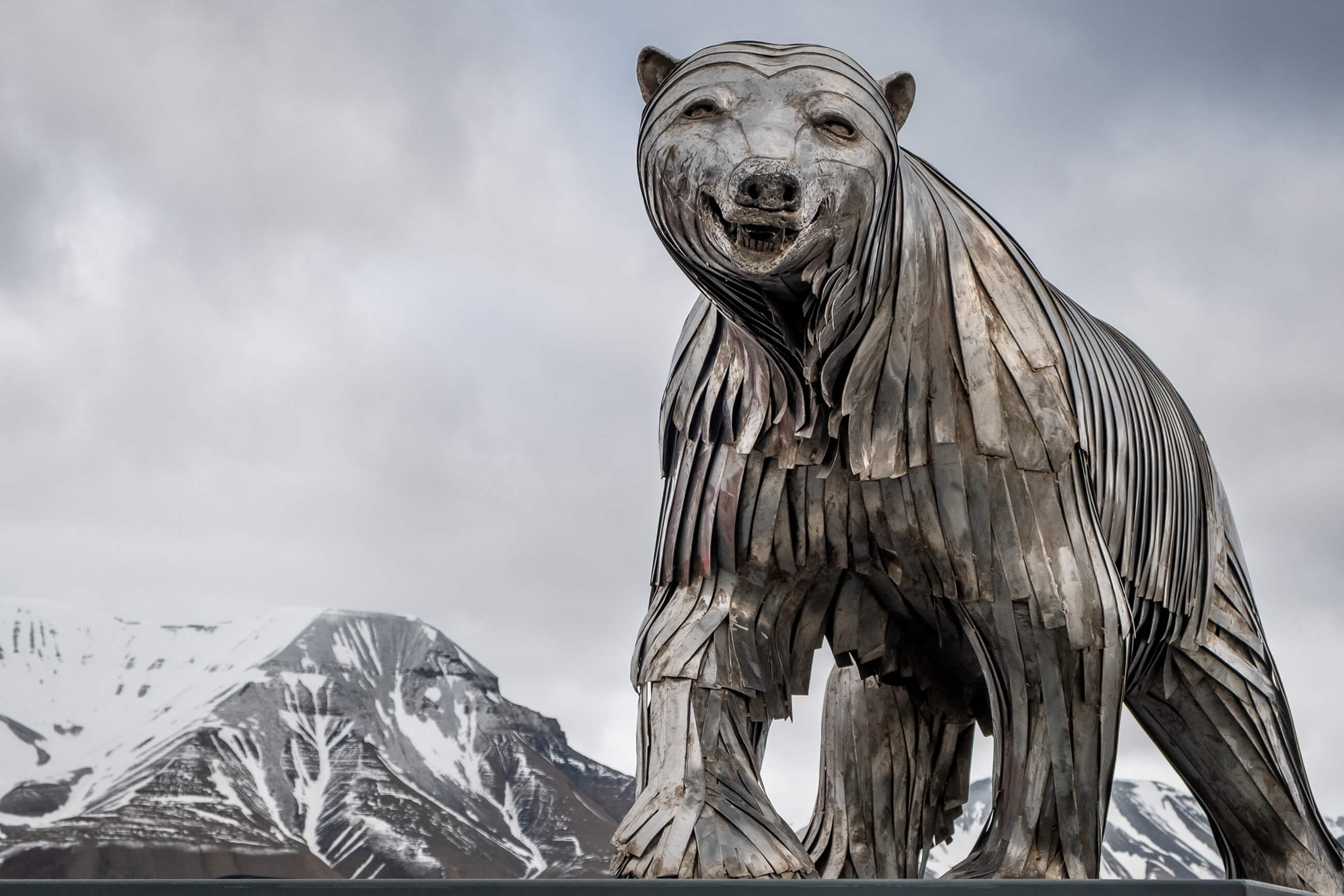 https://bubo.sk/uploads/galleries/7361/polar-bear-statue-longyearbyen-svalbard-hgr-136927--photo_andrea_klaussner-47.jpg