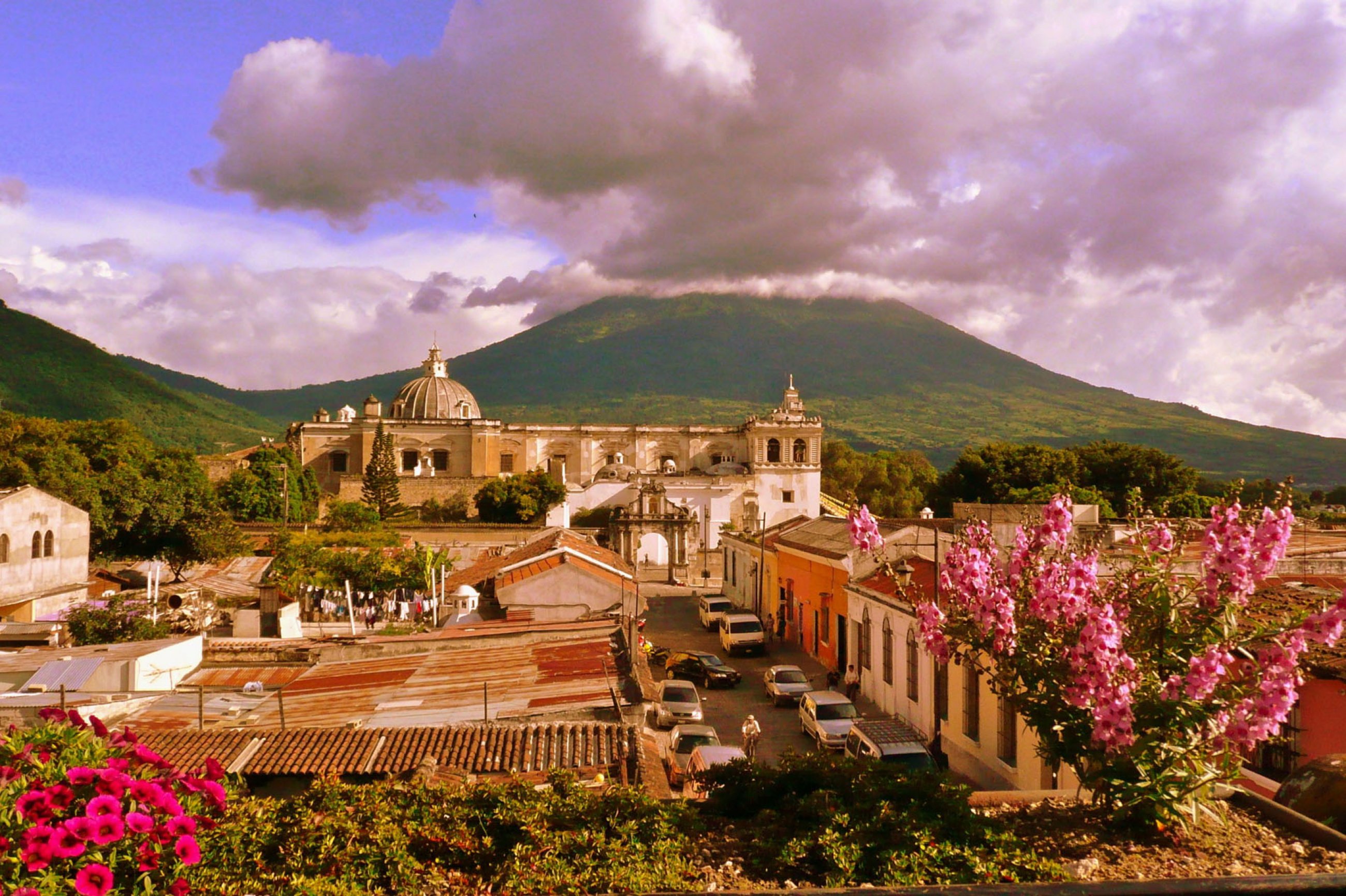 https://bubo.sk/uploads/galleries/7388/san-francisco-church-antigua-guatemala-dreamstime-xl-12348942.jpg