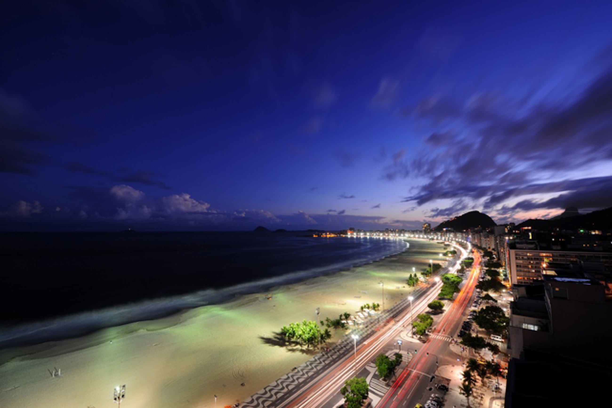 https://bubo.sk/uploads/galleries/7430/copacabana-rooftop-view-1-.jpg