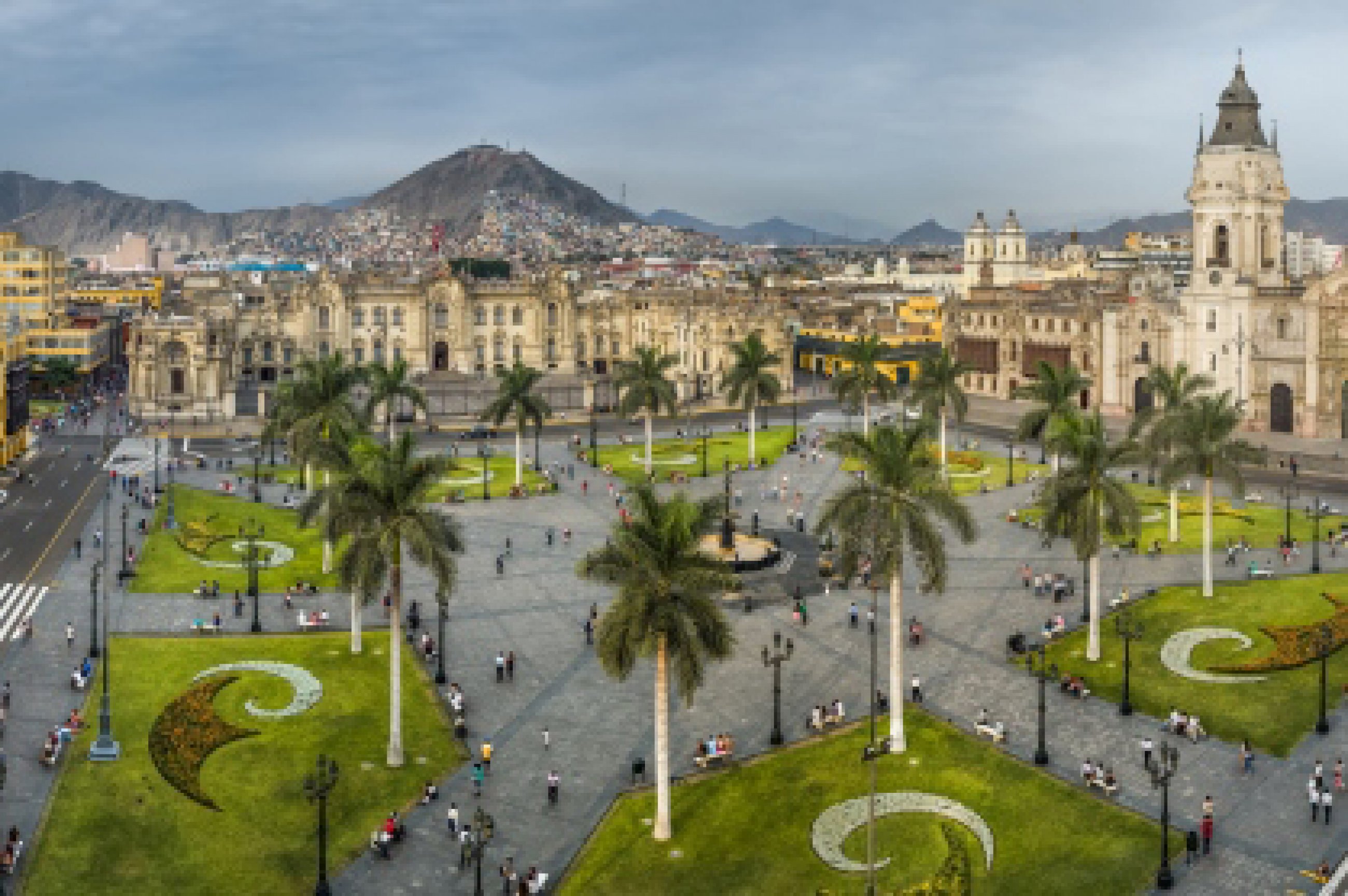 https://bubo.sk/uploads/galleries/7430/panoramic-view-of-the-main-square-of-lima-peru..jpg